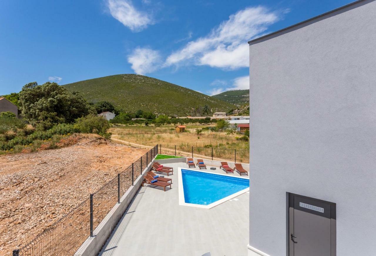 Villa Mila Kastela Kaštel Novi Buitenkant foto