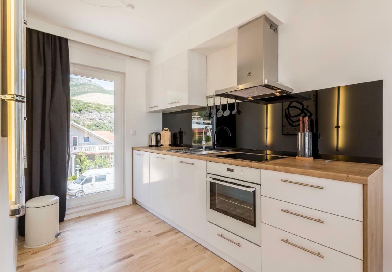 Villa Mila Kastela Kaštel Novi Buitenkant foto