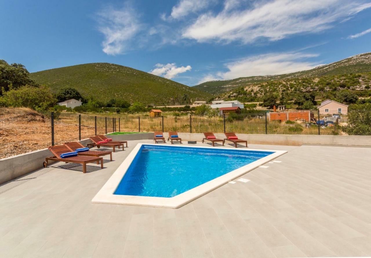 Villa Mila Kastela Kaštel Novi Buitenkant foto